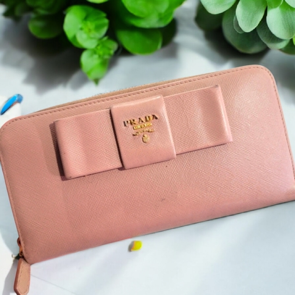 🩷▪️PRADA▪️Saffiano Leather Bow Long Zip Wallet